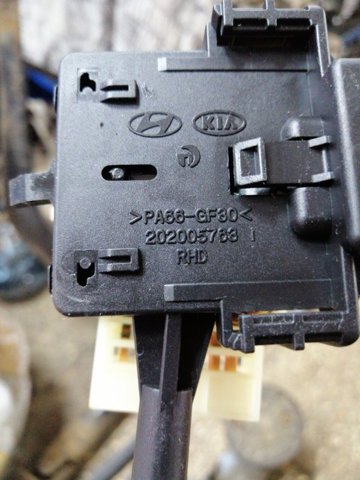Левый подрулевой переключатель 934102B500CA HYUNDAI