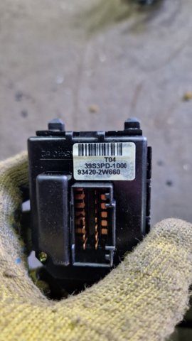 934202W660 HYUNDAI Правый подрулевой переключатель купить в Сумы