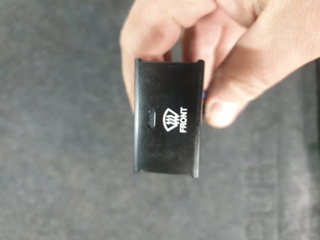 Кнопка включения обогрева лобового стекла 937202B100 HYUNDAI