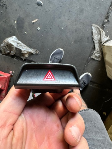 Кнопка аварийной сигнализации 937903U010AK5 HYUNDAI