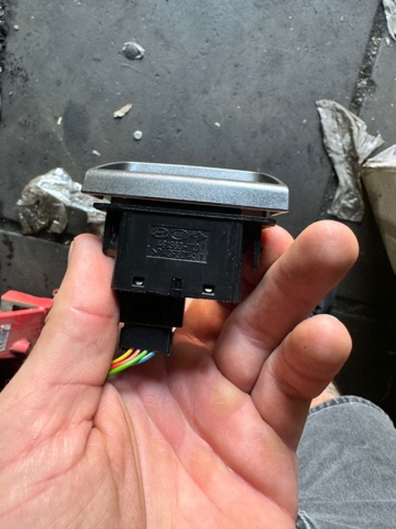 937903U010AK5 HYUNDAI Кнопка включения аварийного сигнала купить в Черкассы