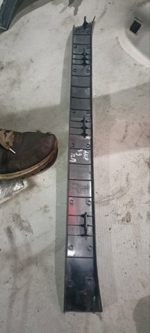 Накладка дверного порога внутренняя, передняя правая 94060FG040JC SUBARU
