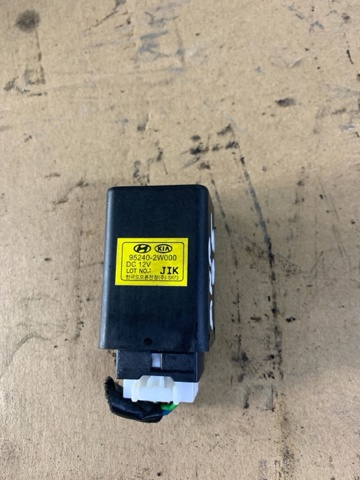 952402W000 HYUNDAI купить в Ирпень