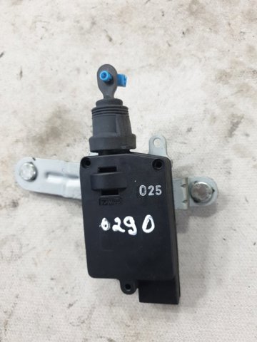 HYUNDAI 957502B000 Мотор-привод открытия/закрытия замка багажника (двери 3/5-й задней) в наличии Запорожье