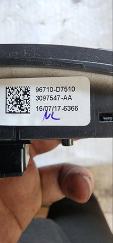 HYUNDAI 96710D75104X Блок кнопочных переключателей рулевого колеса в наличии Львов