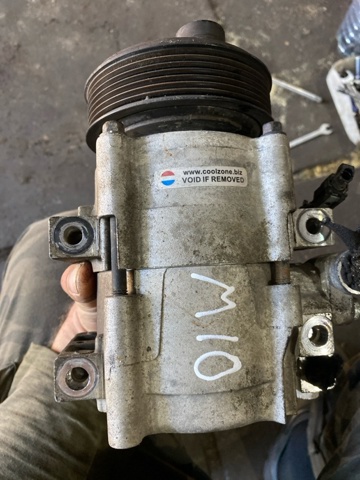 HYUNDAI 977013E350 Компрессор кондиционера в наличии Ирпень