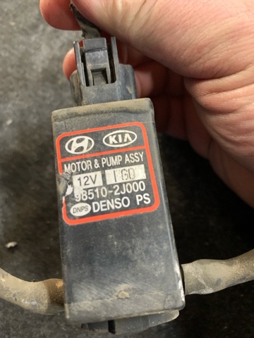 Насос бачка обмывателя 985102J000 HYUNDAI