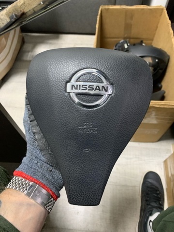 Подушка безопасности водителя 985104EA1A NISSAN