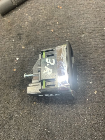 Кнопки переднего правого стеклоподъёмника A20487073589107 MERCEDES