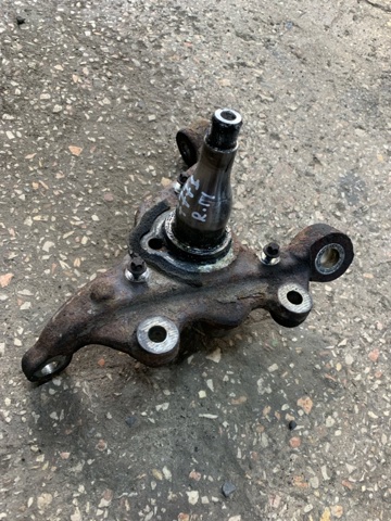 Кулак поворотный передний правый A2123320800 MERCEDES