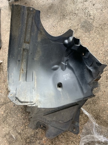 Подкрылок переднего крыла, правый задний A2126906930 MERCEDES