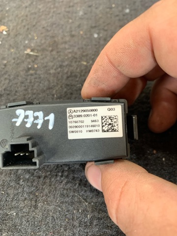 Блок кнопок центральной консоли A2129050800 MERCEDES