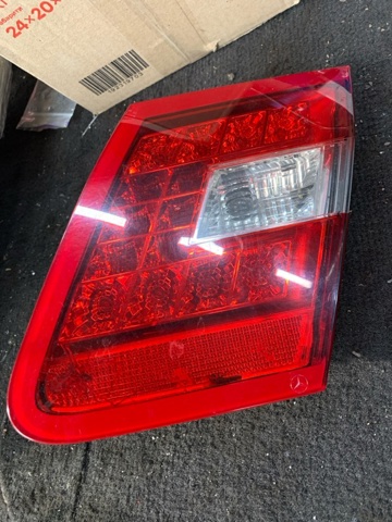Фара задняя правая внутренняя A2129060258 MERCEDES