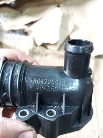 A6422001156 MERCEDES Фланец системы охлаждения (тройник) купить в Черкассы