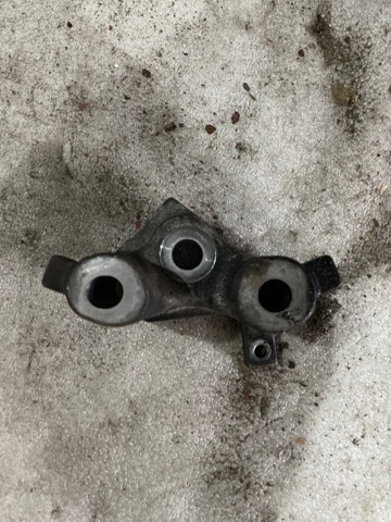 Кронштейн подушки (опоры) двигателя, задней KD6239011 MAZDA