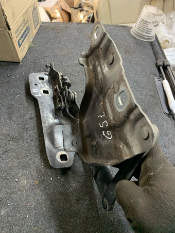T2H12980 JAGUAR Петля капота правая купить в Чернигов