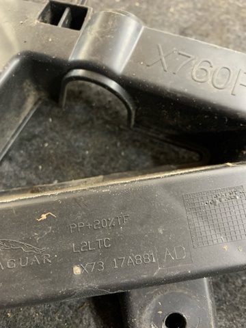T4N13778 JAGUAR Кронштейн бампера заднего правый купить в Полтава