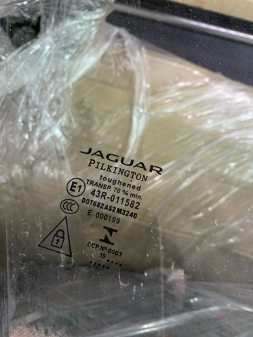 T4N3102 JAGUAR Стекло двери передней правой купить в Кривой Рог