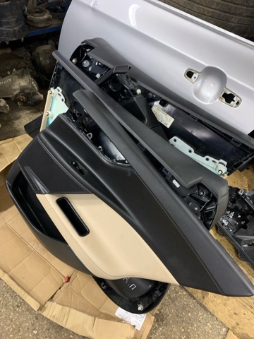 Дверная карта правой задней двери T4N7321 JAGUAR