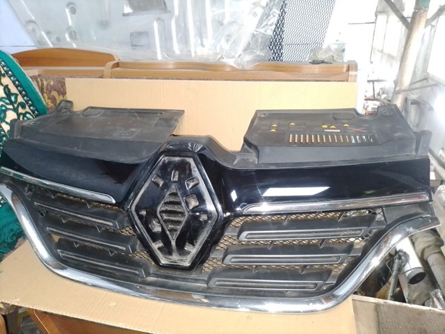 RENAULT 623105875R Решетка радиатора в наличии Каменское