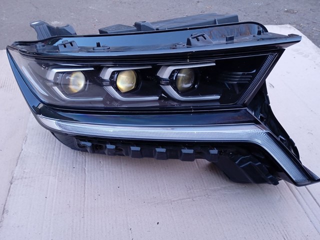 Основная фара - вставка 92102R5110 HYUNDAI