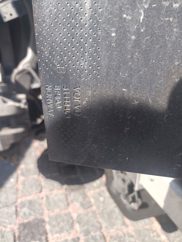 Усилитель переднего бампера  31351923 VOLVO