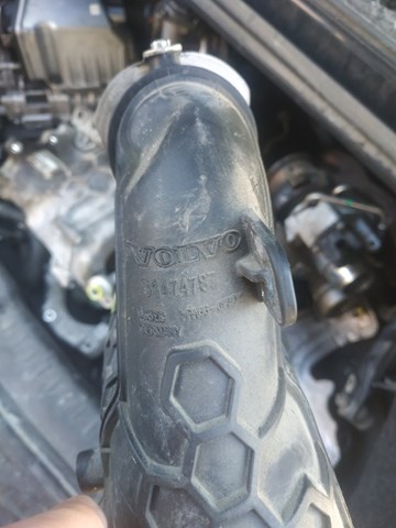 VOLVO 31474787 Патрубок воздушный, вход в турбину (наддув) в наличии Львов