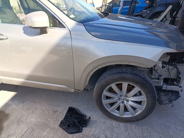 Пассажирская передняя дверь 31698771 VOLVO