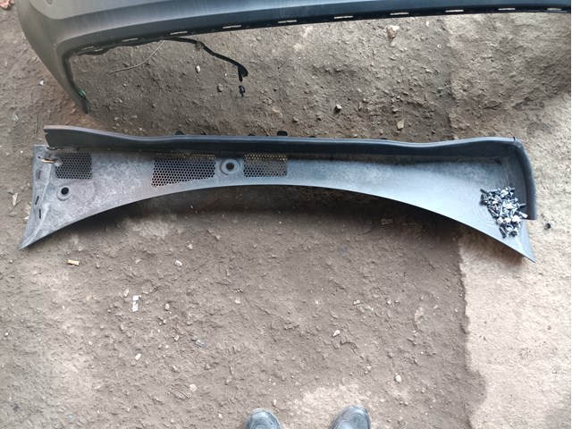 Водосток лобового стекла, жабо 32130464 VOLVO