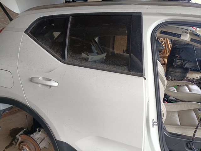 Дверь задняя, правая 32133740 VOLVO