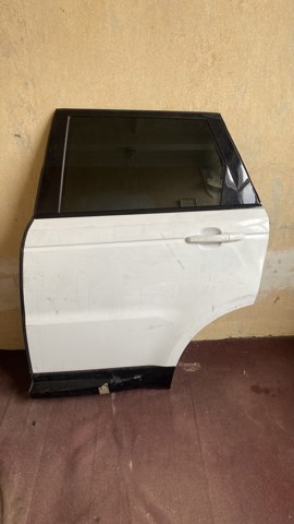 Дверь задняя LR044229 LAND ROVER