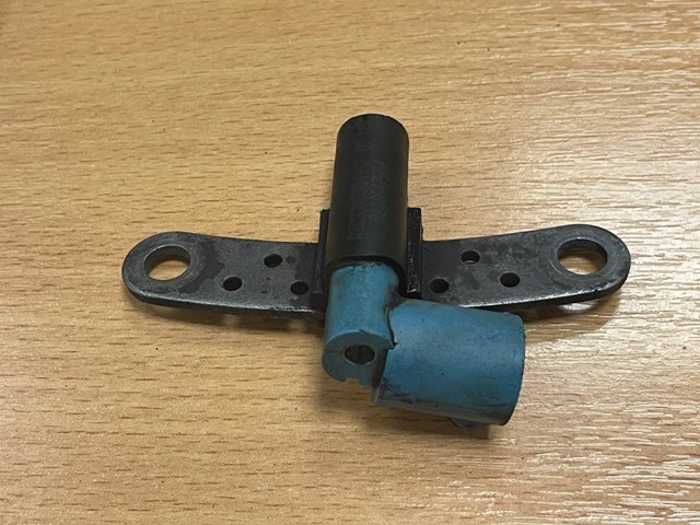 RENAULT 8200647554 Датчик коленвала в наличии Киев