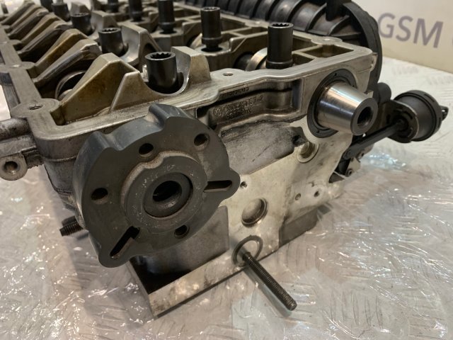 VAG 03G103373A Головка блока цилиндров (ГБЦ) в наличии Киев