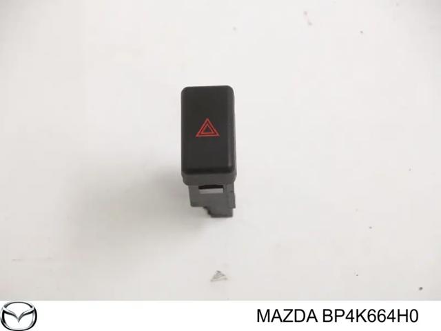 Кнопка включения аварийного сигнала Мазда 3