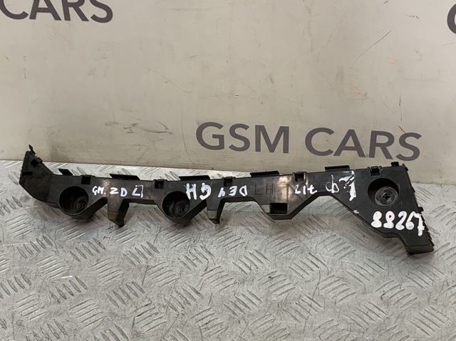 Направляющая заднего бампера, левая GS1E502J1C MAZDA