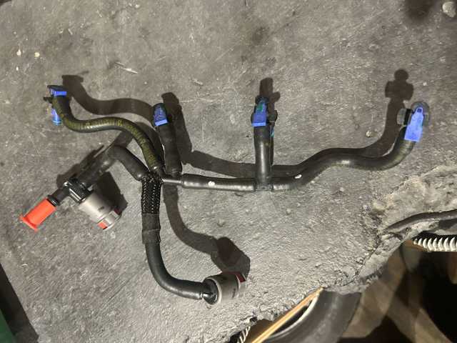 RENAULT 166712745R Трубка топливная, обратная от форсунок в наличии Харьков