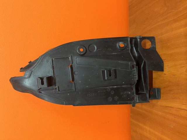 4KE821942A VAG Накладка (крышка) петли капота купить в Ужгород