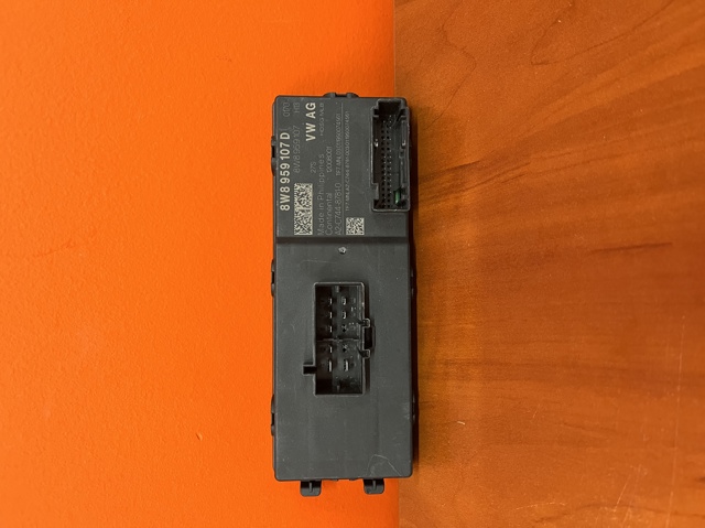 Блок управления открытия крышки багажника 8W8959107D VAG