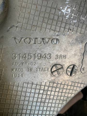 Рычаг задней подвески нижний, правый 31451943 VOLVO
