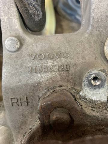 Цапфа - поворотный кулак задний, правый 31658320 VOLVO