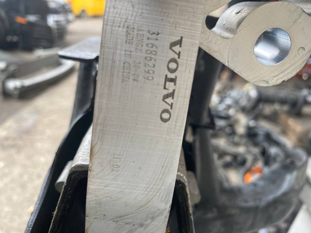 Кронштейн подушки (опоры) двигателя, задней 31686299 VOLVO