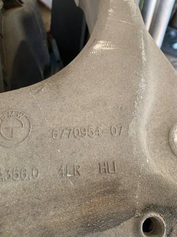 Рычаг задней подвески нижний, правый 6770954 BMW