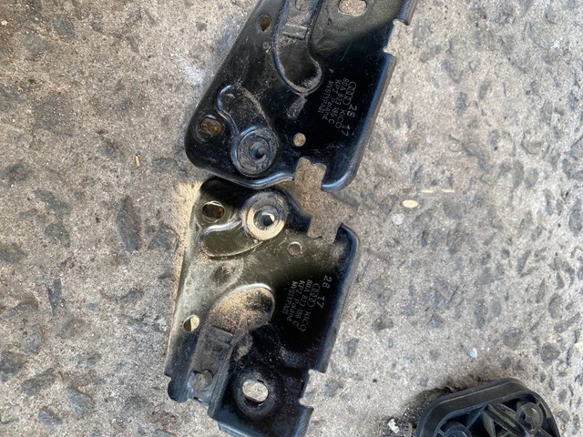VAG 80A823186C Стояк-крюк замка капота в наличии Каменское