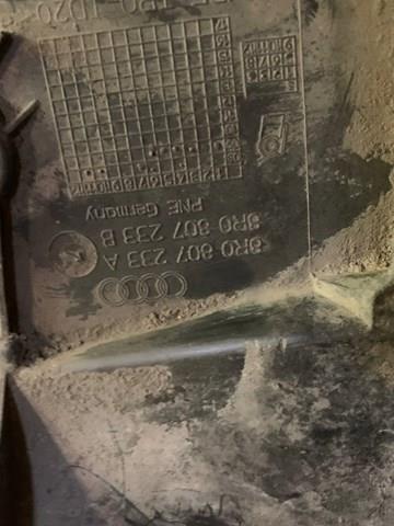 Обвес бампера 8R0807233A VAG