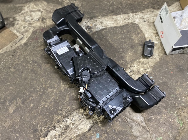 8R0820003D купить Ровно