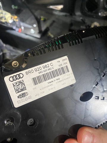 Щиток приборов 8R0920982C VAG
