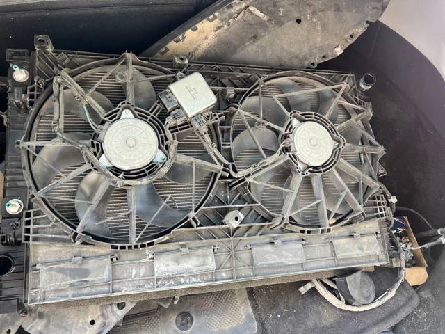 Диффузор радиатора охлаждения в сборе с мотором 214816RA0A NISSAN