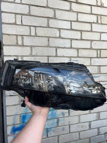 Фара передняя правая 260106RR6D NISSAN