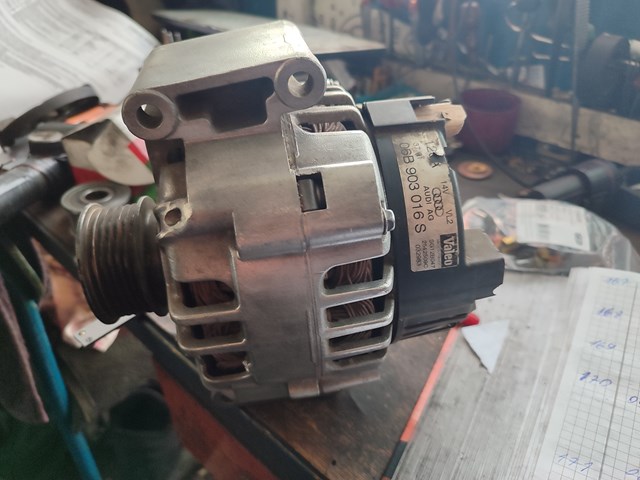 Генератор автомобиля Audi A6 C5