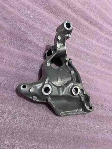 04L260089 VAG Кронштейн компрессора кондиционера купить в Ирпень